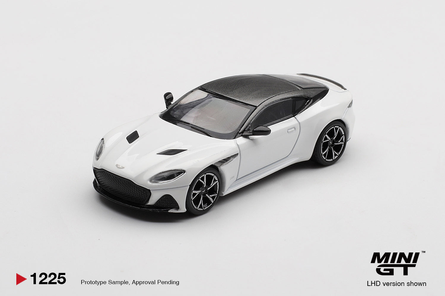 [Pre Order, Box] MiniGT - Aston Martin DBS Stratus - White