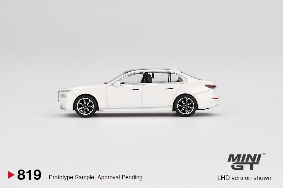 [Box] MiniGT - BMW i7 xDrive60 Mineral White - 6