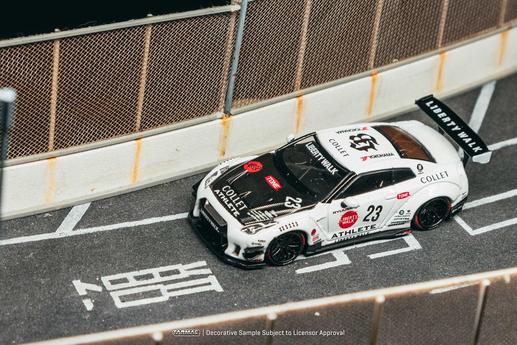 LB-WORKS Nissan GT-R R35 Type 2 White