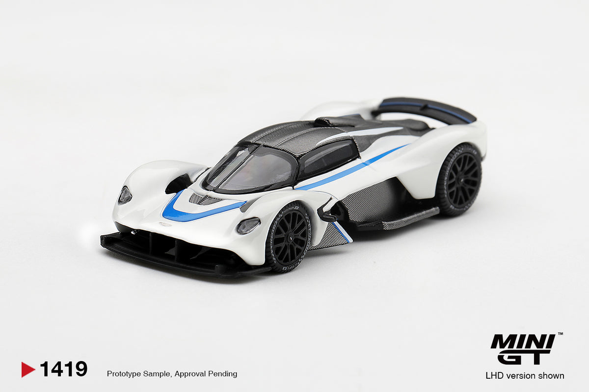 Aston Martin Valkyrie - Escaping White