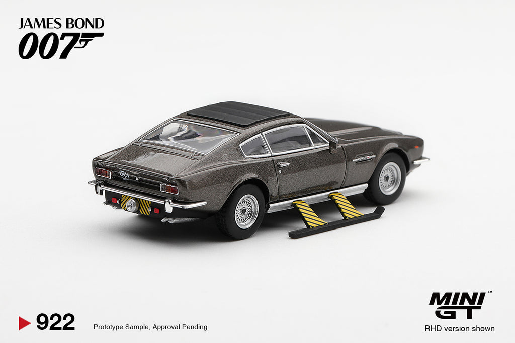 [Japanese] Aston Martin V8 Vantage "The Living Daylights" Weapons On / English Poster Back Card