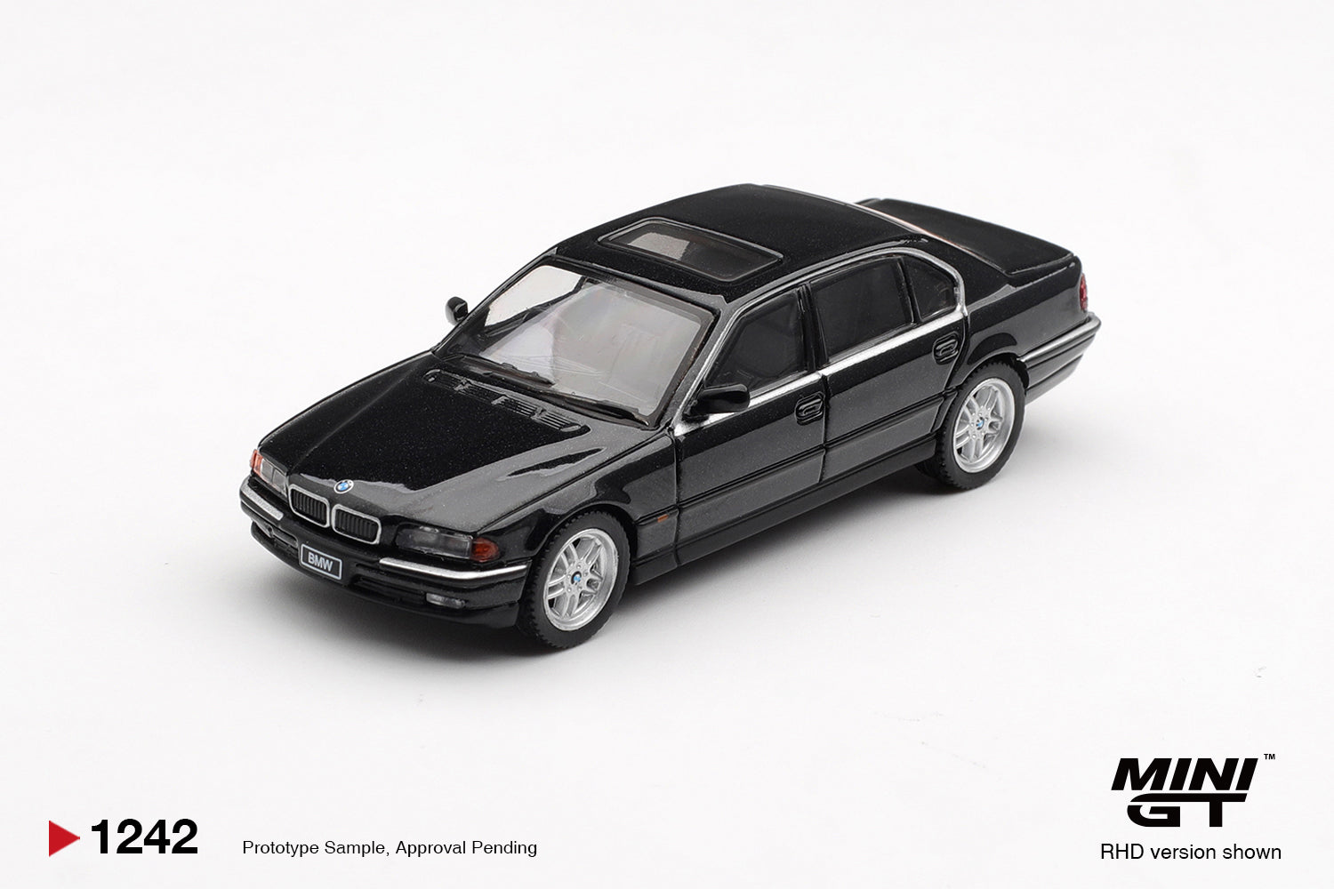 [Pre Order, Box] MiniGT - BMW 750IL - Black Sapphire