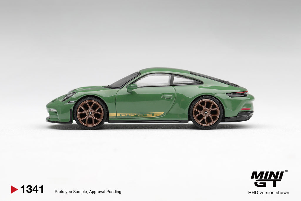 Porsche 911 (992) GT3 Touring - Auratium Green