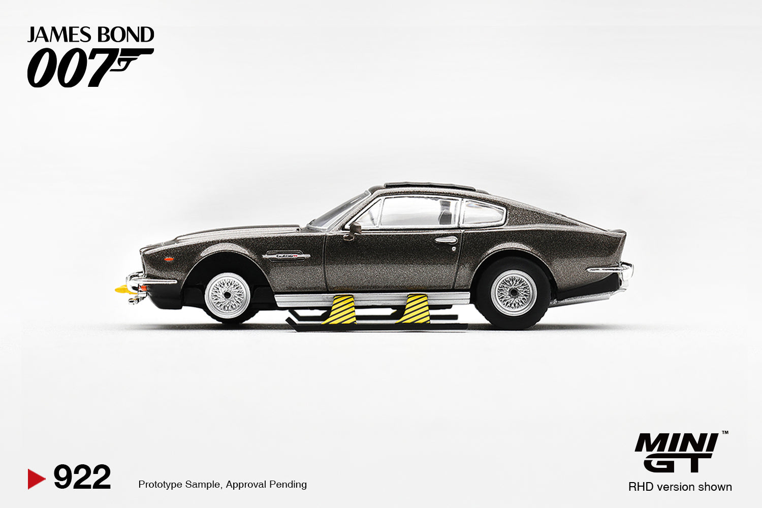 [Japanese] Aston Martin V8 Vantage "The Living Daylights" Weapons On / English Poster Back Card