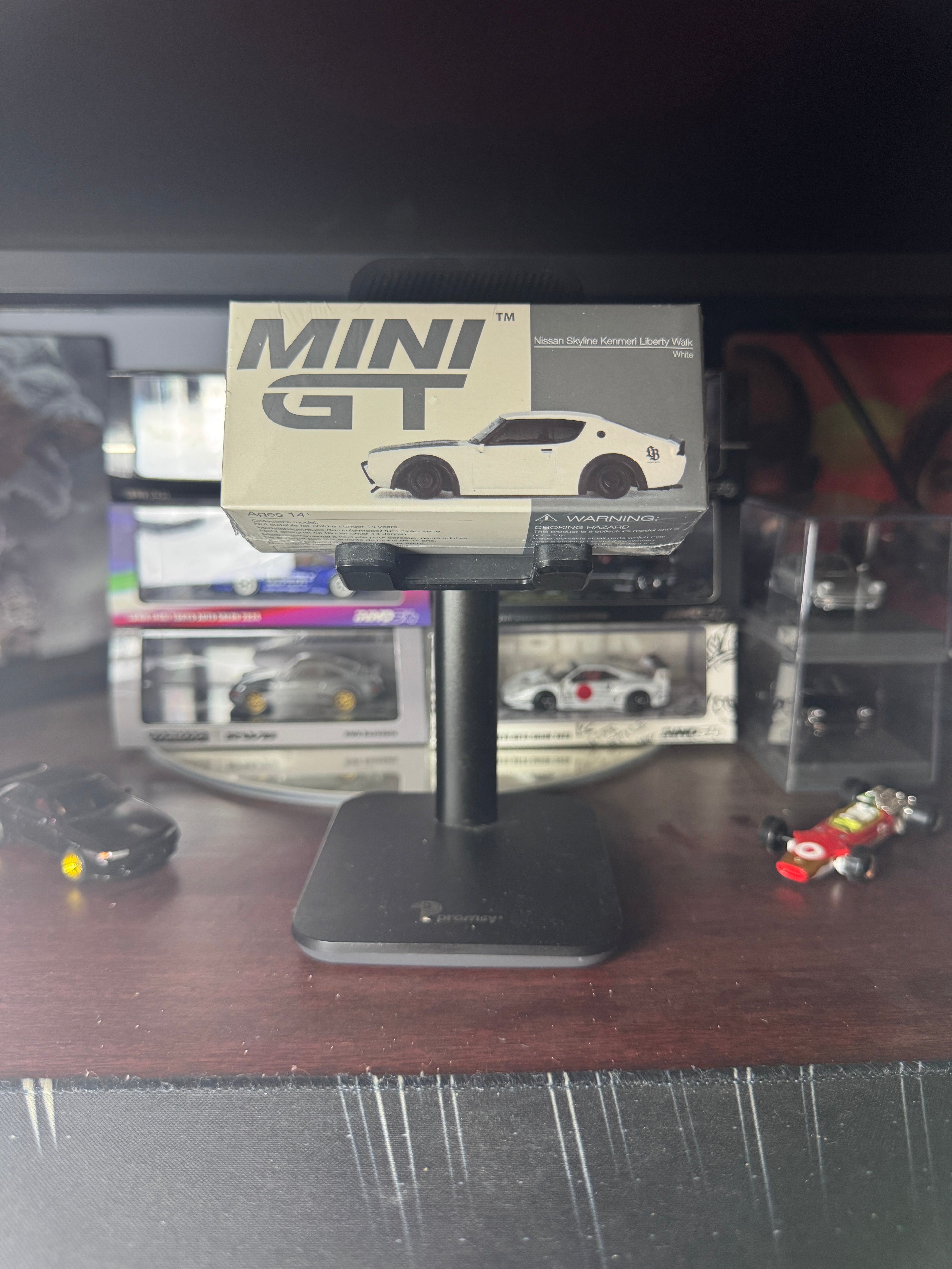 Nissan Skyline Kenmeri Liberty Walk - White