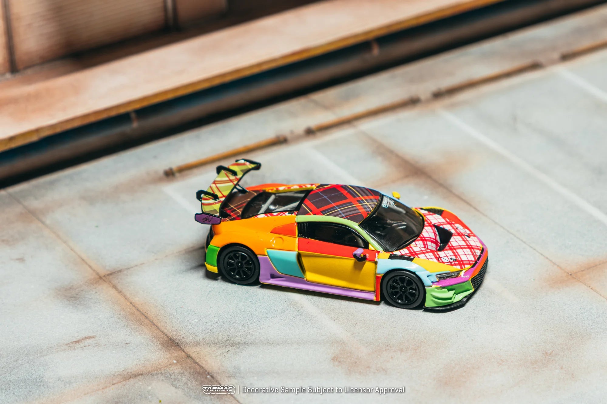 Tarmac Works - Audi R8 LMS GT3 evo II Sean Wotherspoon Special Edition - HOBBY64