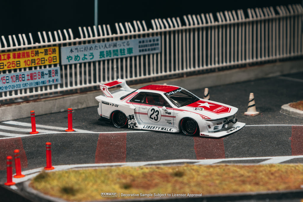 LB-KAIDO WORKS Nissan R32 Skyline Tarmac - Model Car + Trading Cards Combo Set