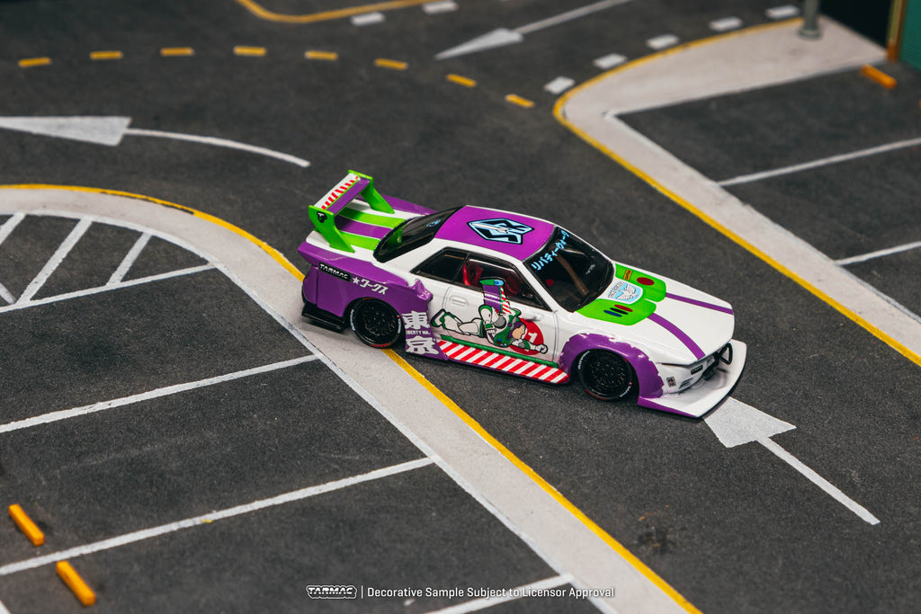 [Pre Order] Tarmac Works - LB-KAIDO WORKS R32 Skyline Buzz Lightyear