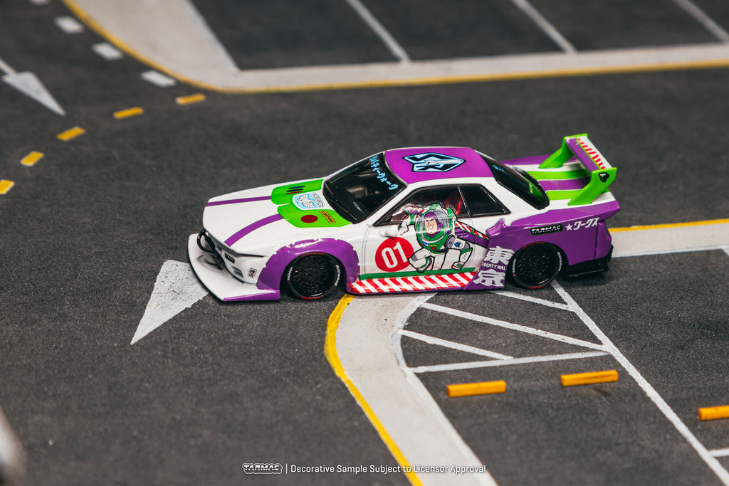 [Pre Order] Tarmac Works - LB-KAIDO WORKS R32 Skyline Buzz Lightyear