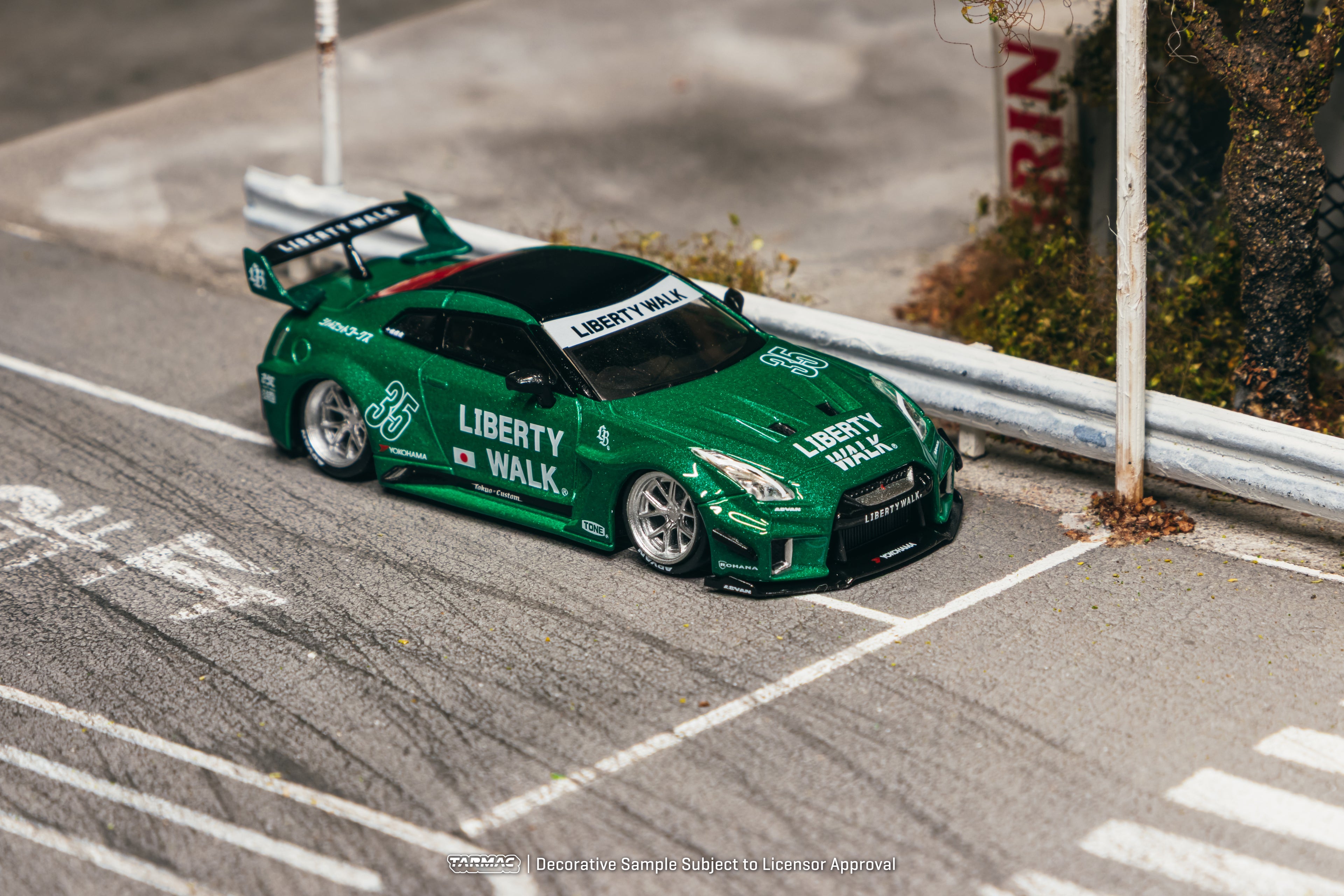 LB-Silhouette WORKS GT NISSAN 35GT-RR - Emerald green