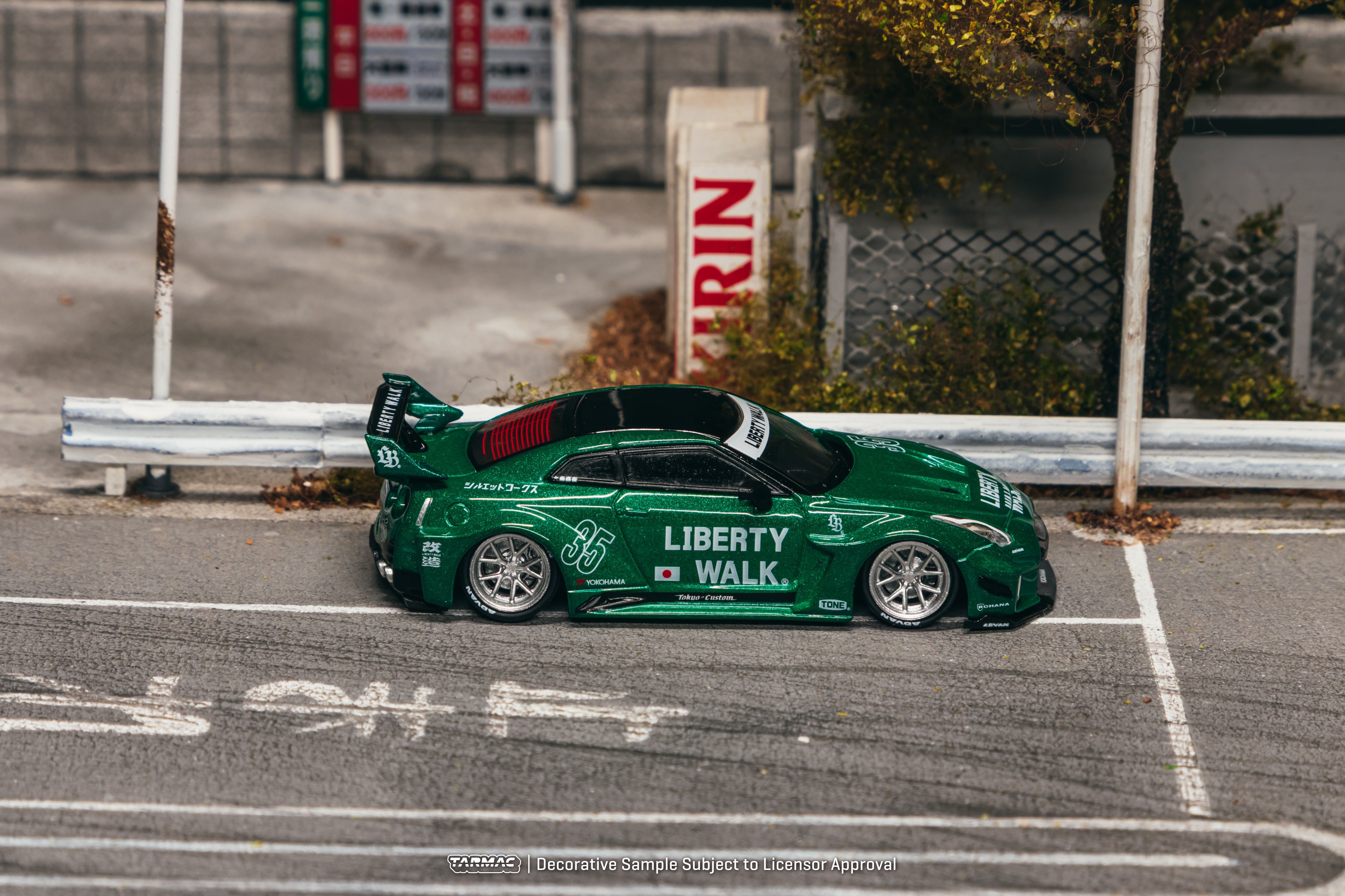 LB-Silhouette WORKS GT Nissan 35GT-RR Emerald Green | Tarmac Works