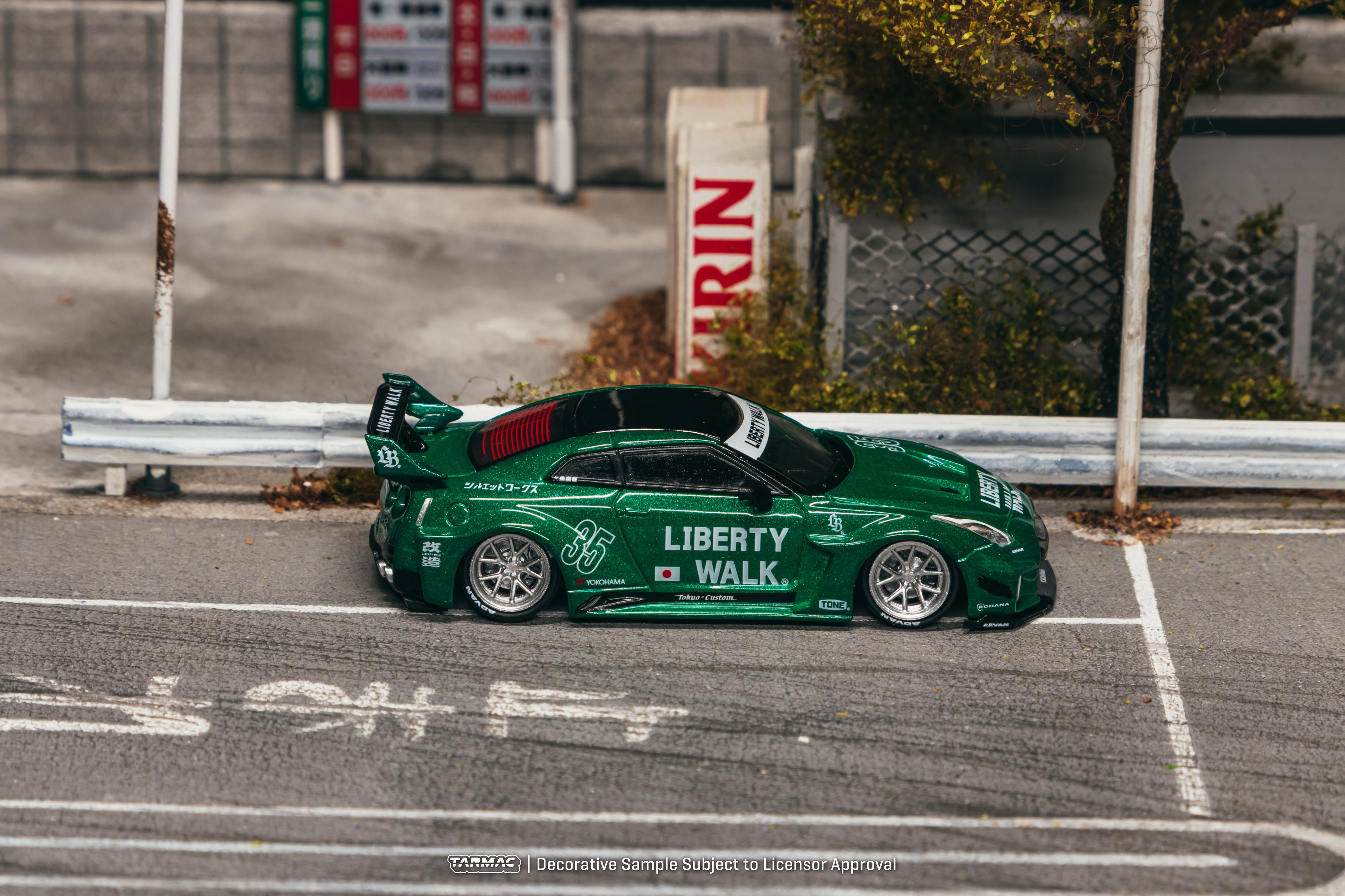 LB-Silhouette WORKS GT NISSAN 35GT-RR - Emerald green