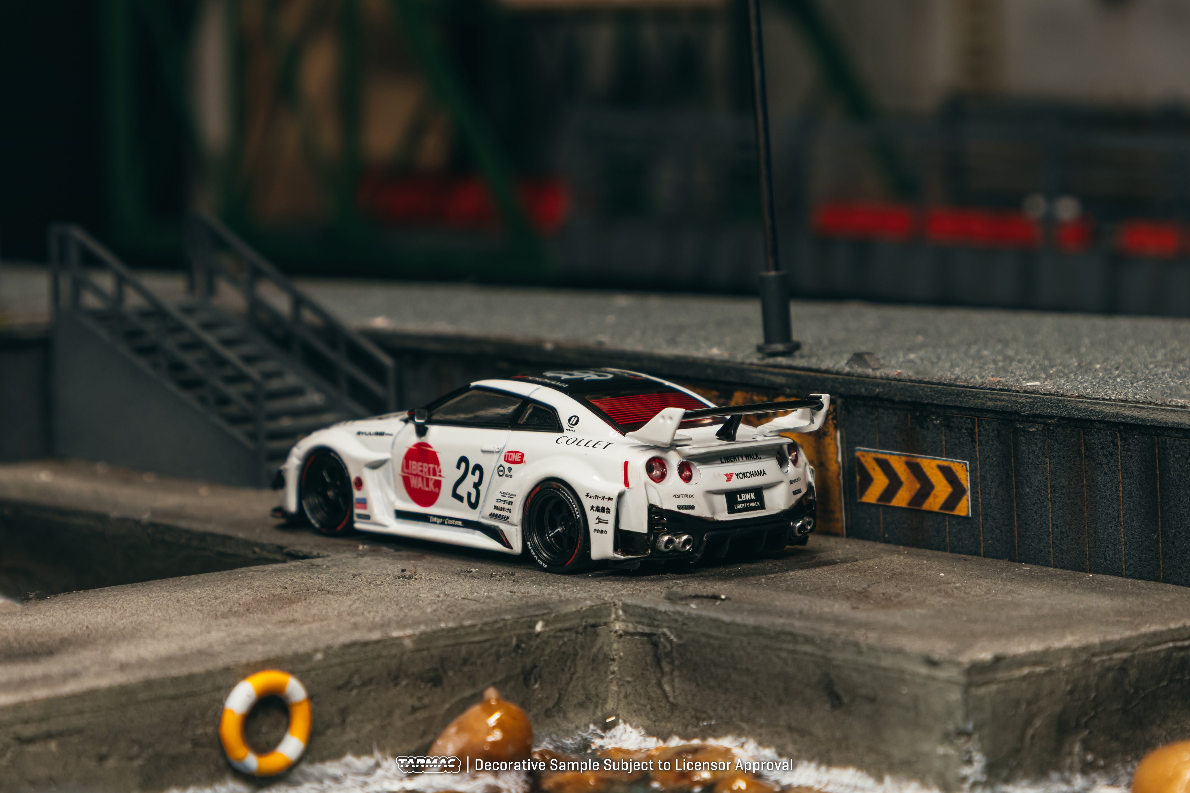 [Pre Order] Tarmac Works - LB-Silhouette WORKS GT NISSAN 35GT-RR - White
