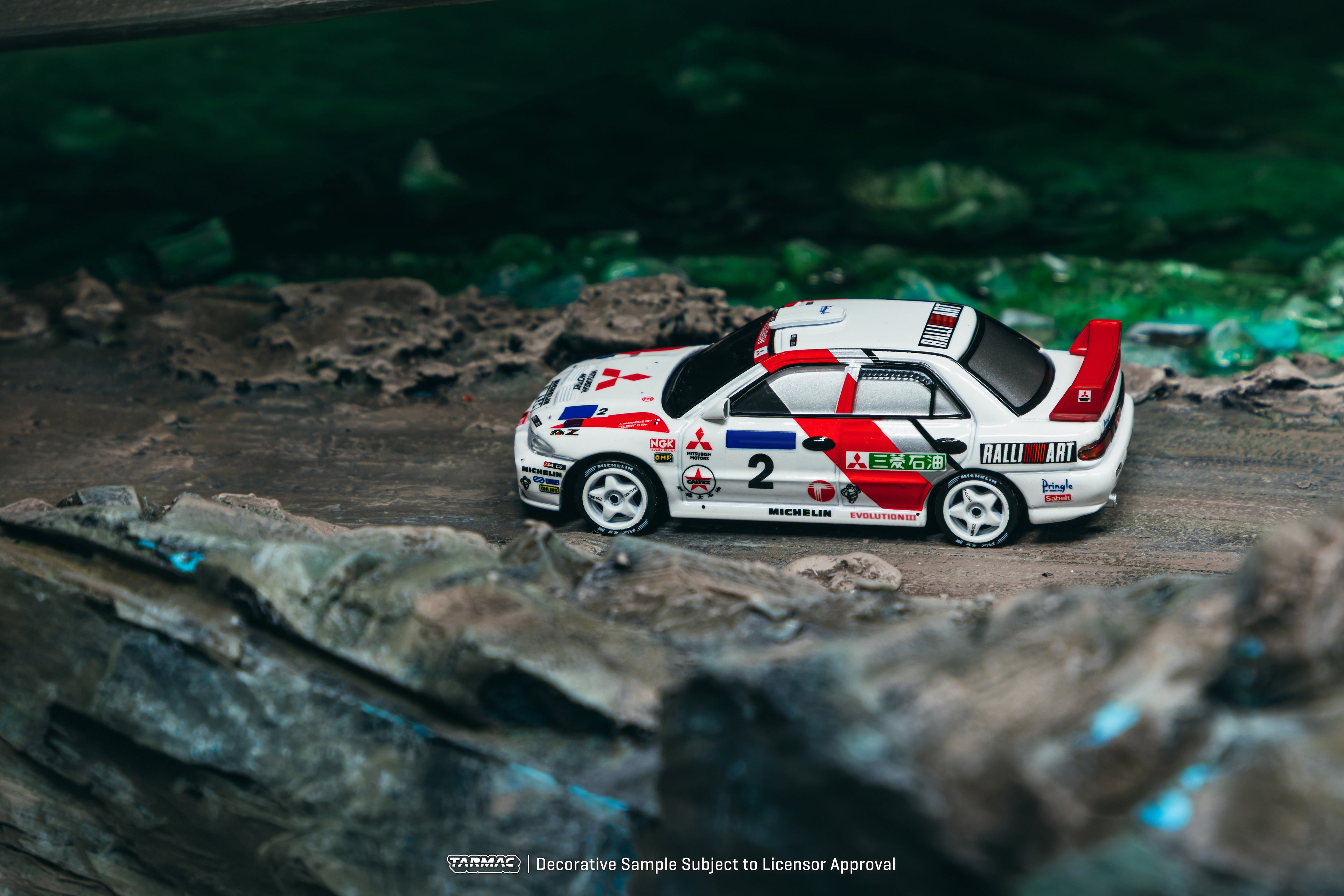 Tarmac Works - Mitsubishi Lancer Evolution III - Hong Kong Beijing Rally 1996 Winner Ari Vatanen / Christian Gilbert