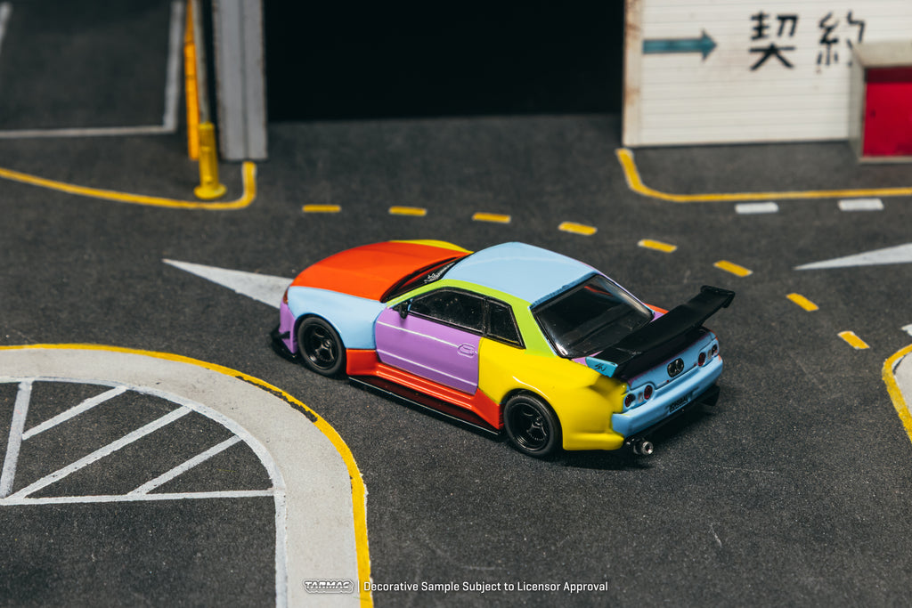 [Pre Order, Acrylic Box] Tarmac Works - Nissan Skyline (R32) Widebody - Sean Wotherspoon