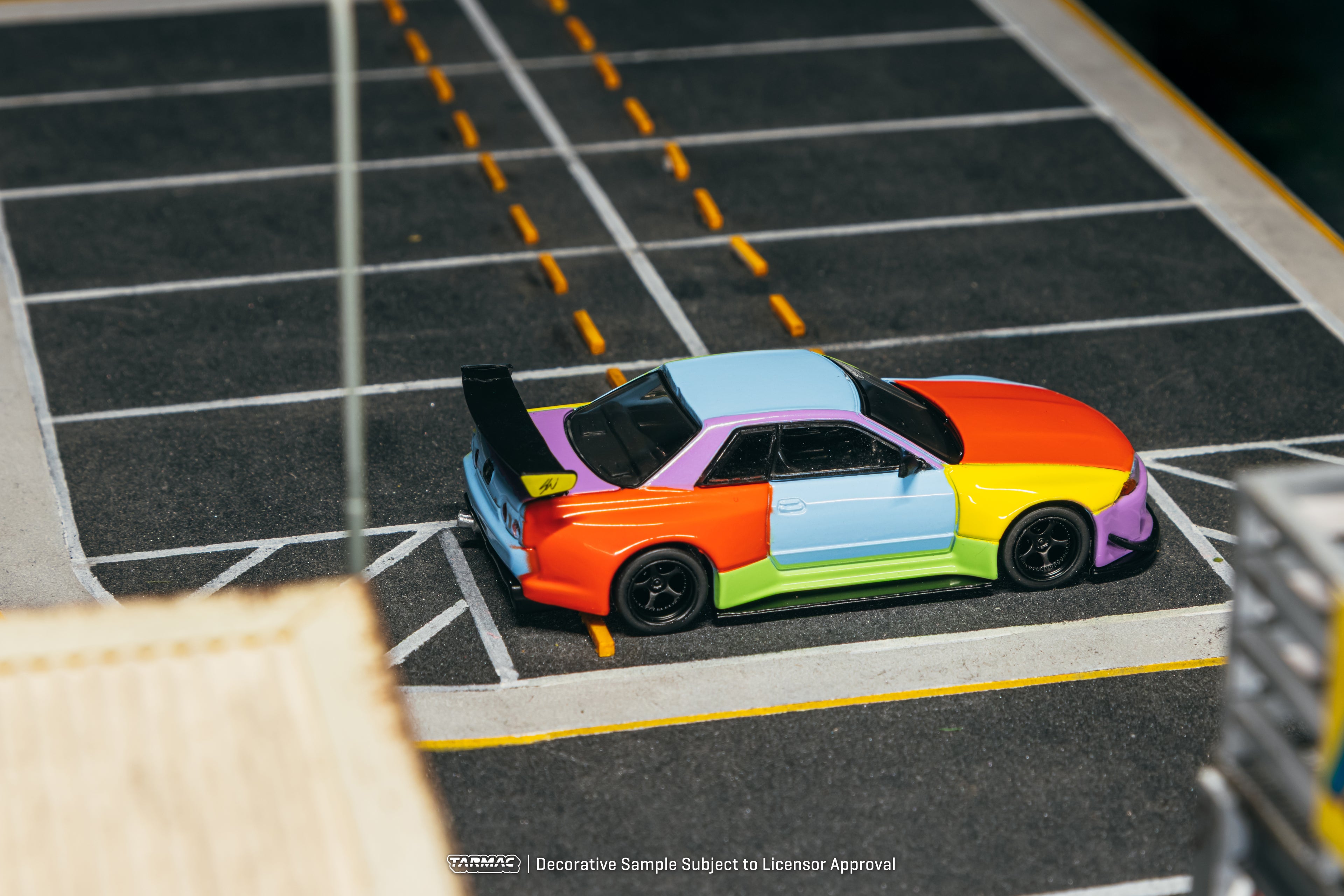 [Pre Order, Acrylic Box] Tarmac Works - Nissan Skyline (R32) Widebody - Sean Wotherspoon