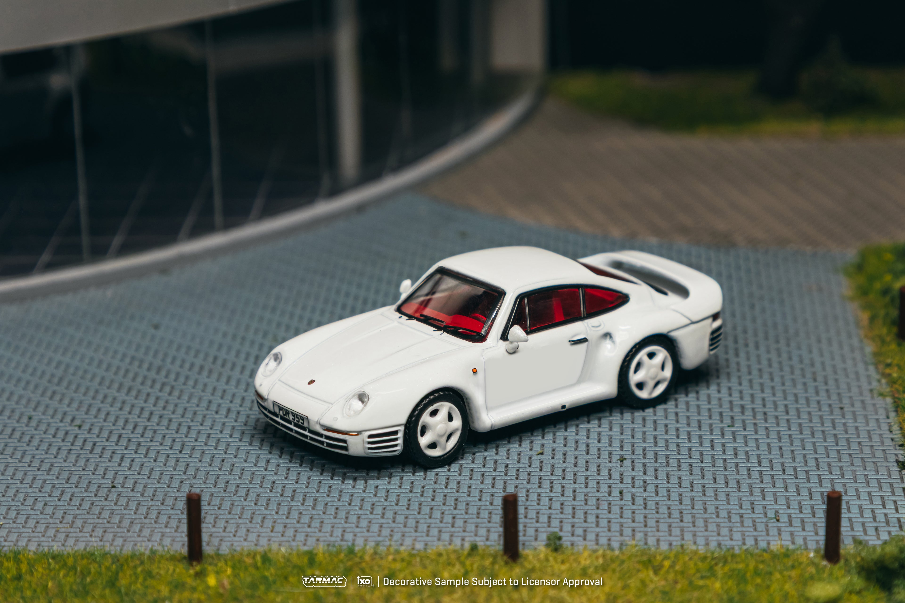 [Pre Order, Box] Tarmac Works - Porsche 959 White Model Car + Trading Cards Combo Set