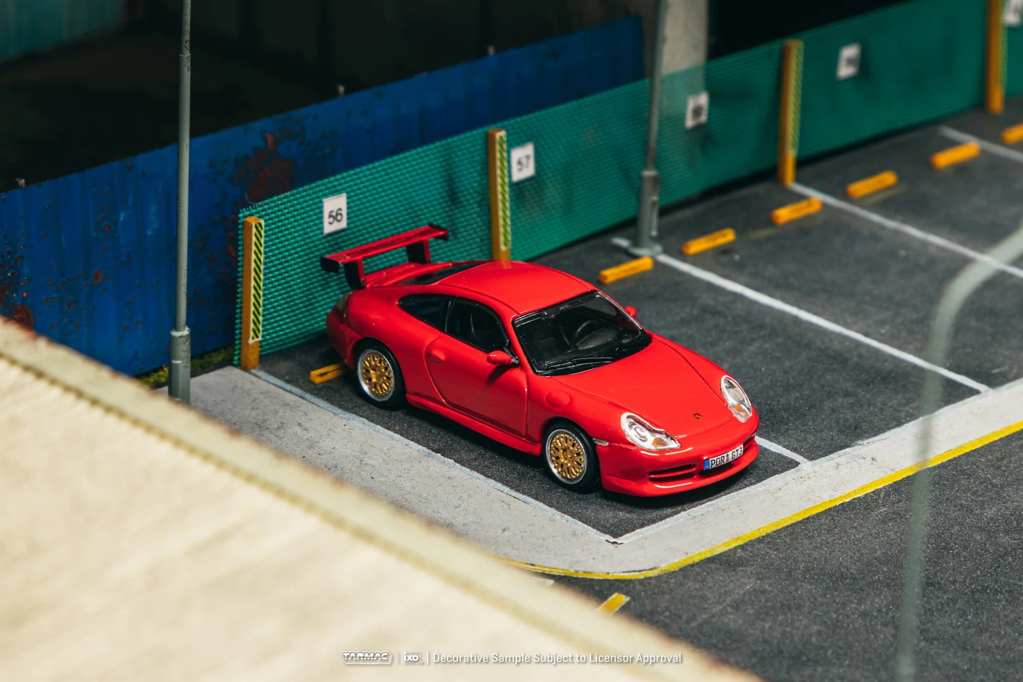 [Pre Order] Tarmac Works X iXO Models - Porsche 911 GT3 (type 996) Red - Global64