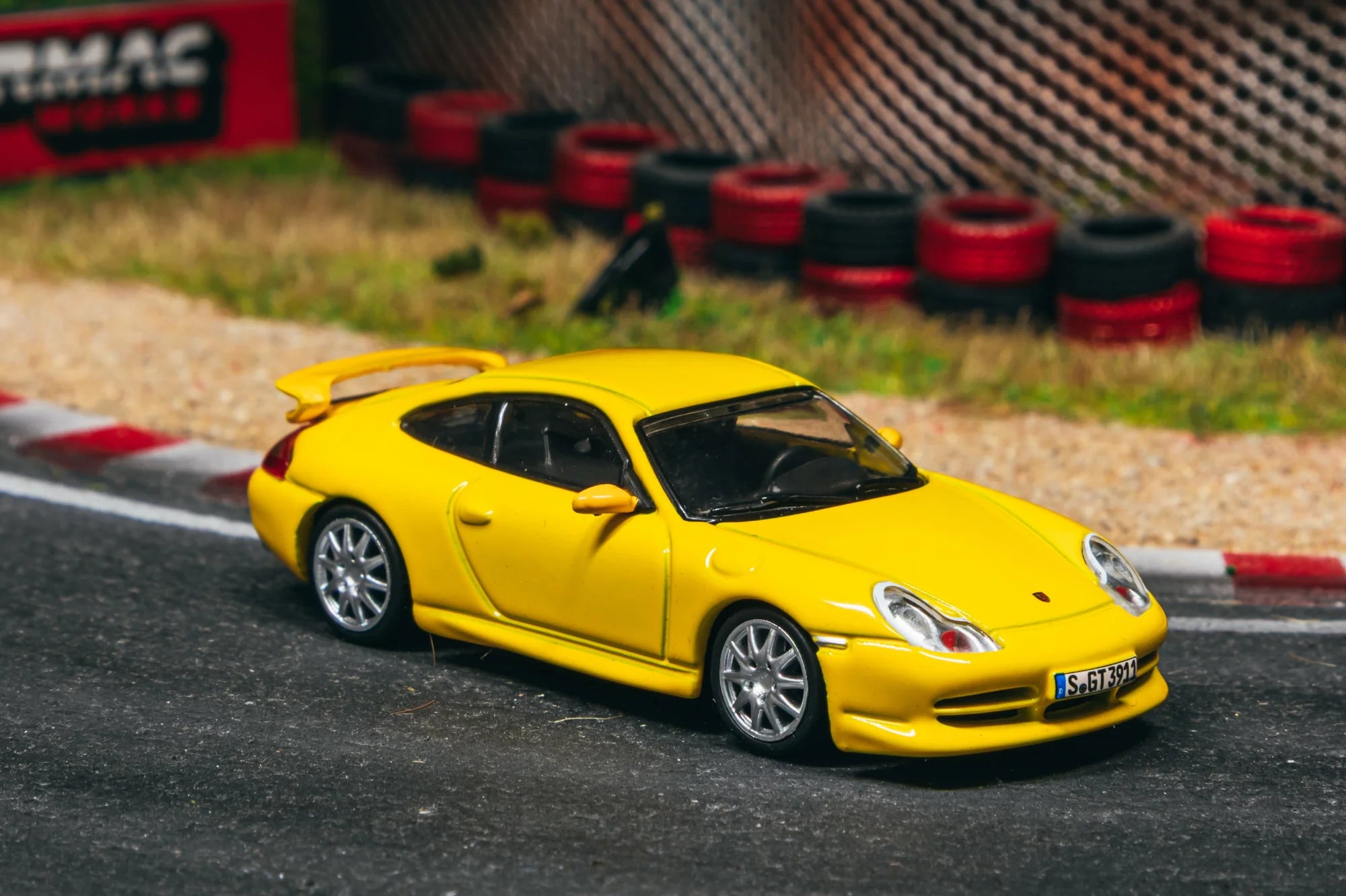 [Pre Order] Tarmac Works X iXO Models - Porsche 911 GT3 (type 996) Yellow - GLOBAL64