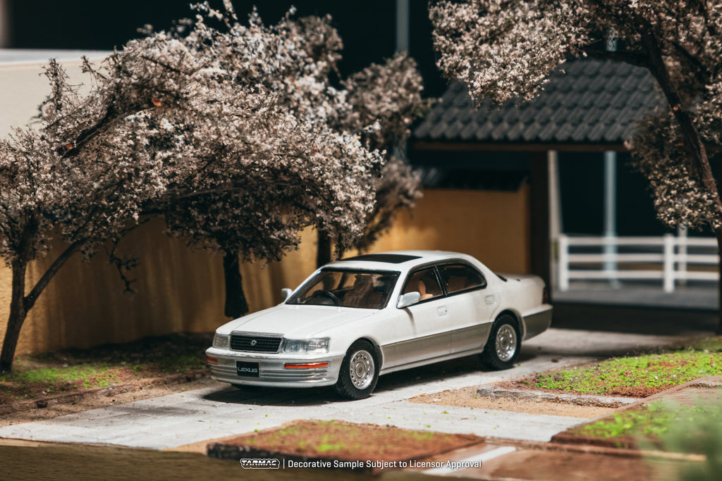 [Pre Order, Box] Tarmac Works - Lexus LS400 (UCF10) - Pearl White