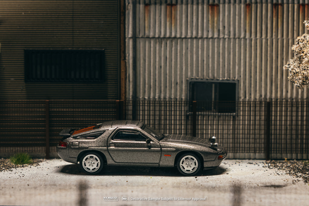 Porsche 928 S4 - Grey Metallic