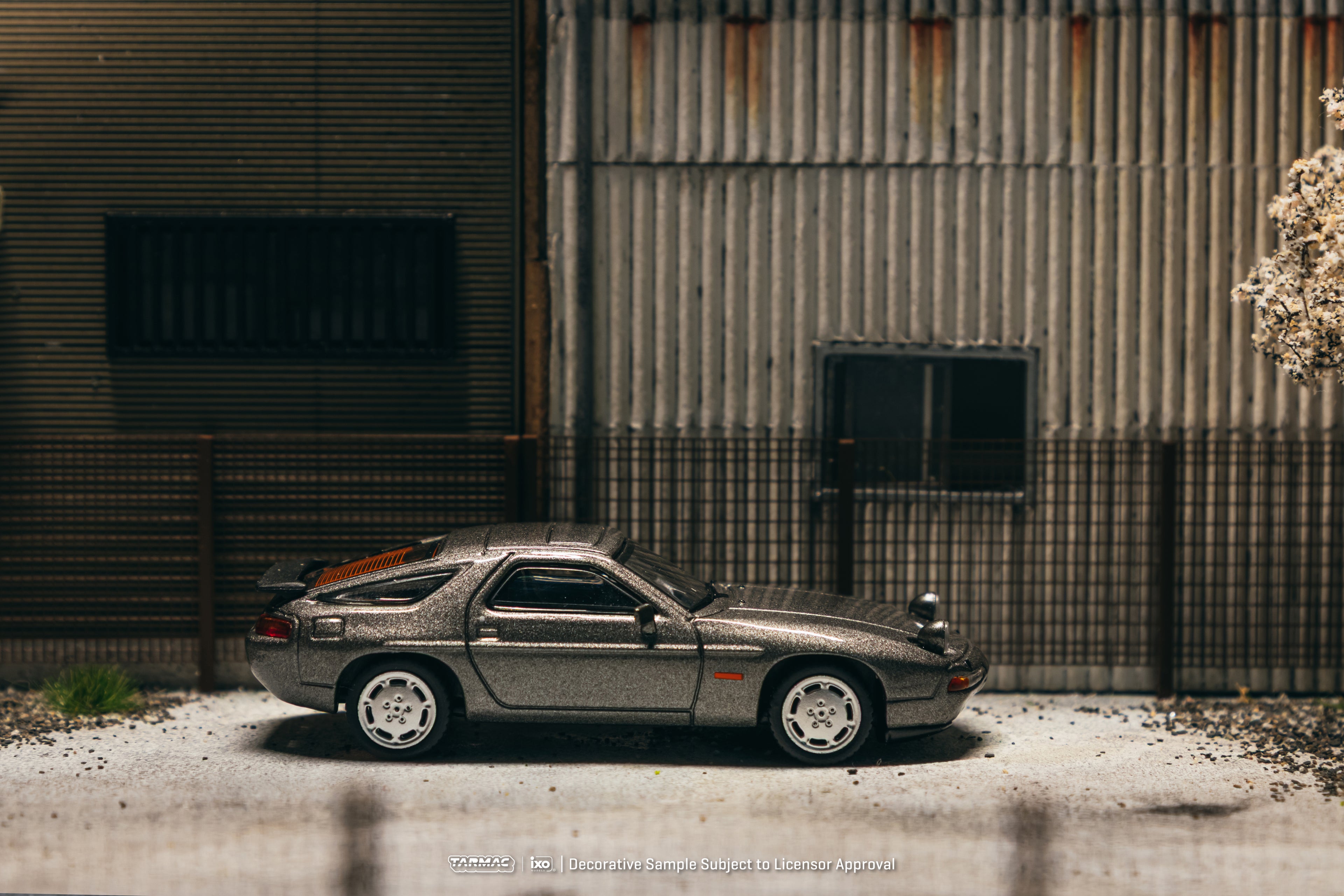 Porsche 928 S4 - Grey Metallic