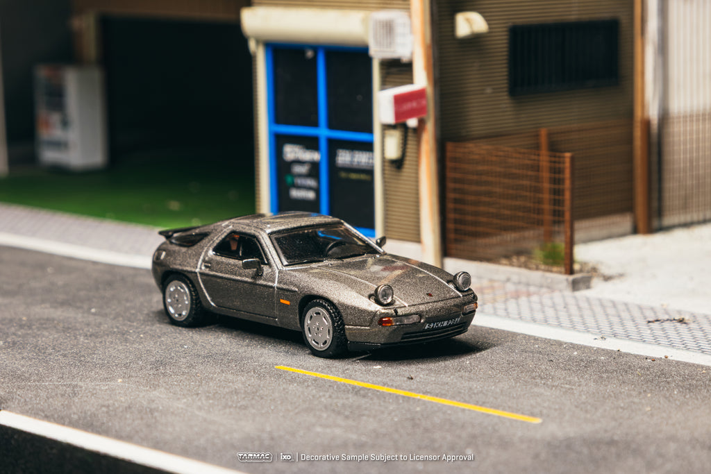 Porsche 928 S4 - Grey Metallic