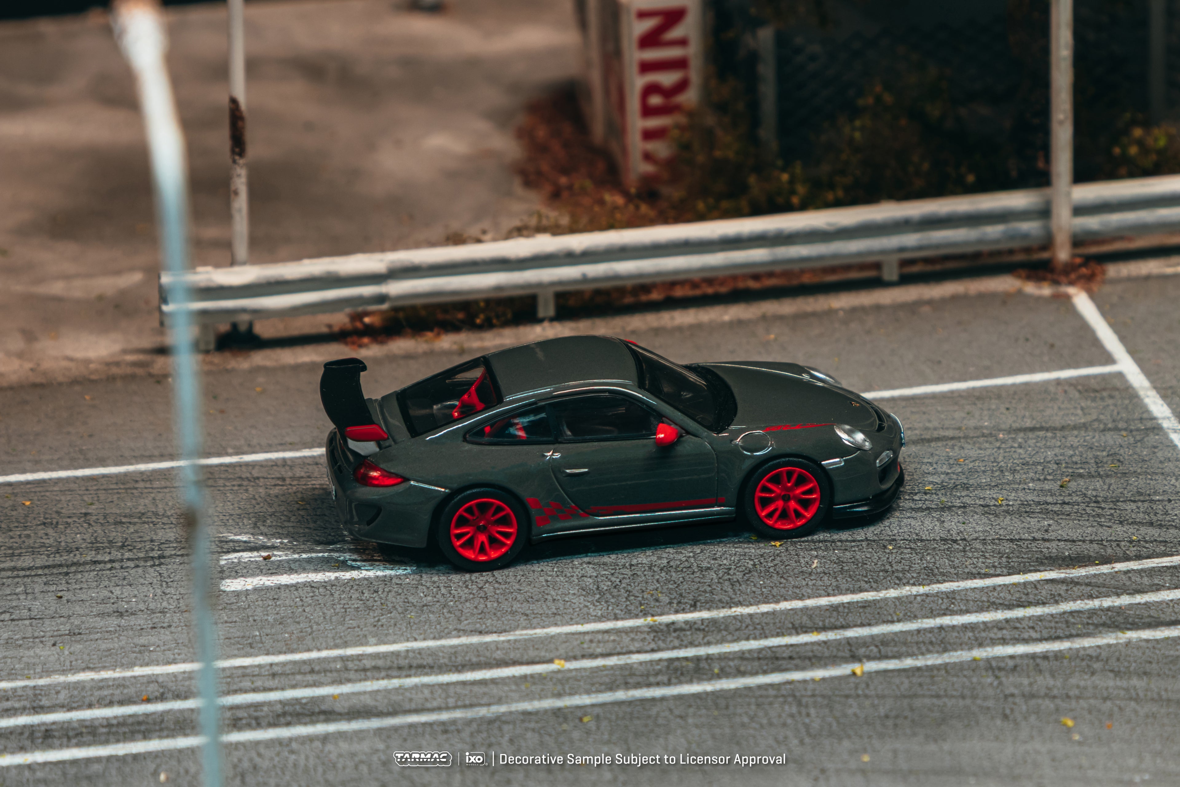 [Pre Order, Box] Tarmac Works - Porsche 911 GT3 RS (997.2) - Grey
