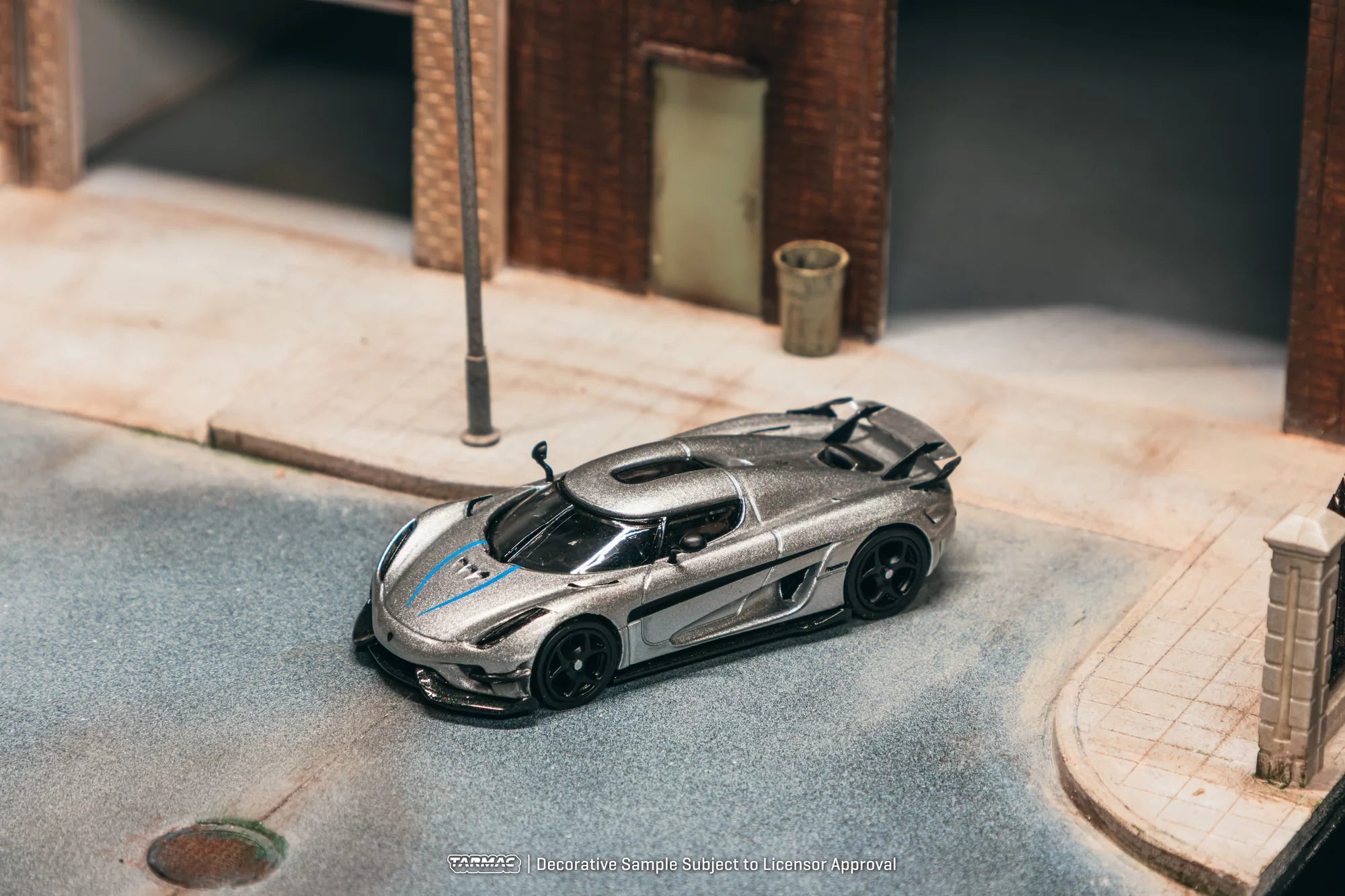 [Pre Order] Tarmac Works - Koenigsegg Regera Silver Metallic / Blue Accents with Tarmac Cards Combo Set