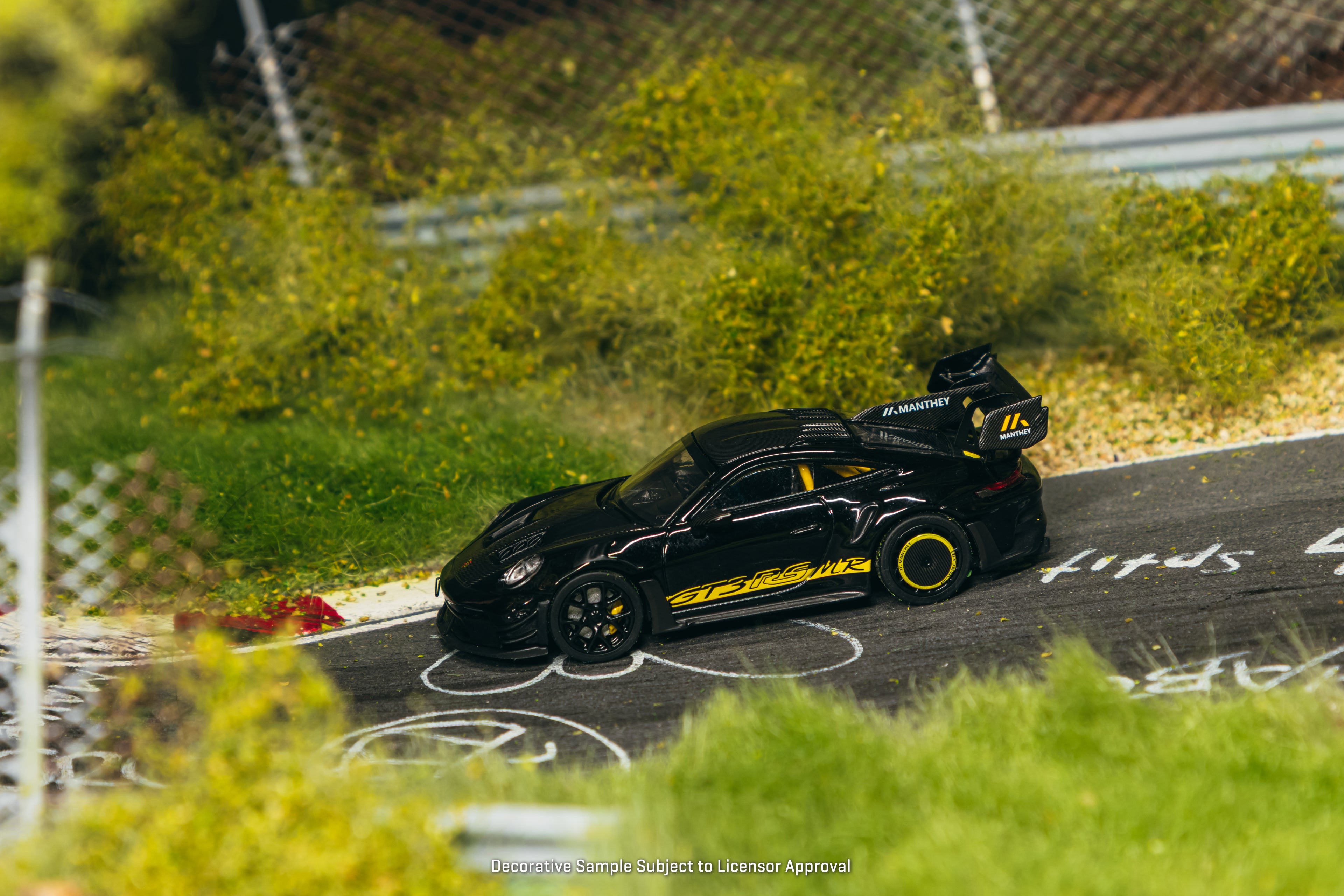 Tarmac Works - Porsche GT3RS (992.2) MR - Black Yellow - Tarmac Special Edition