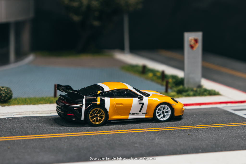 Porsche 911 GT3 (992) - Yellow/Black