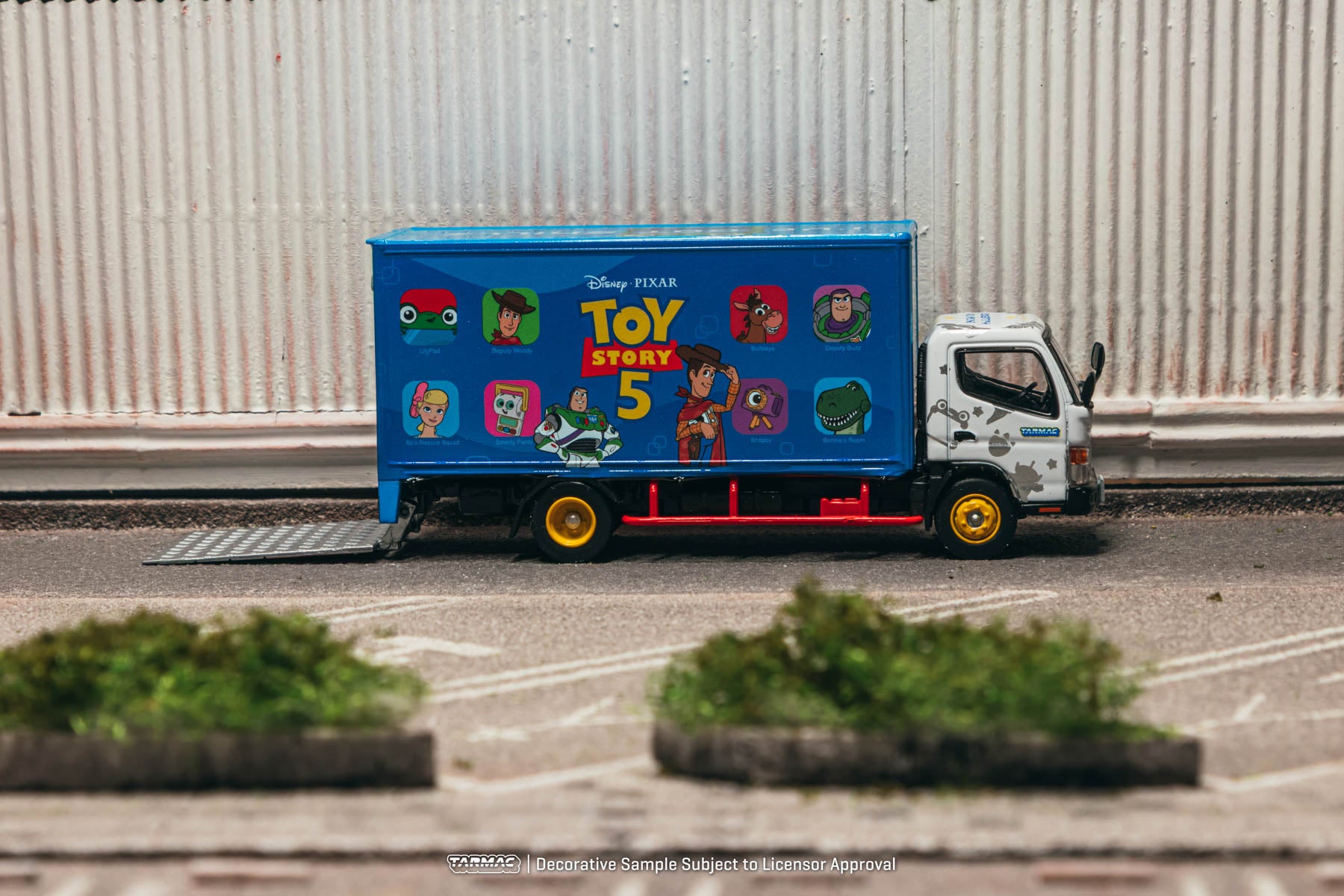 Mitsubishi Fuso Canter - Toy Story 5