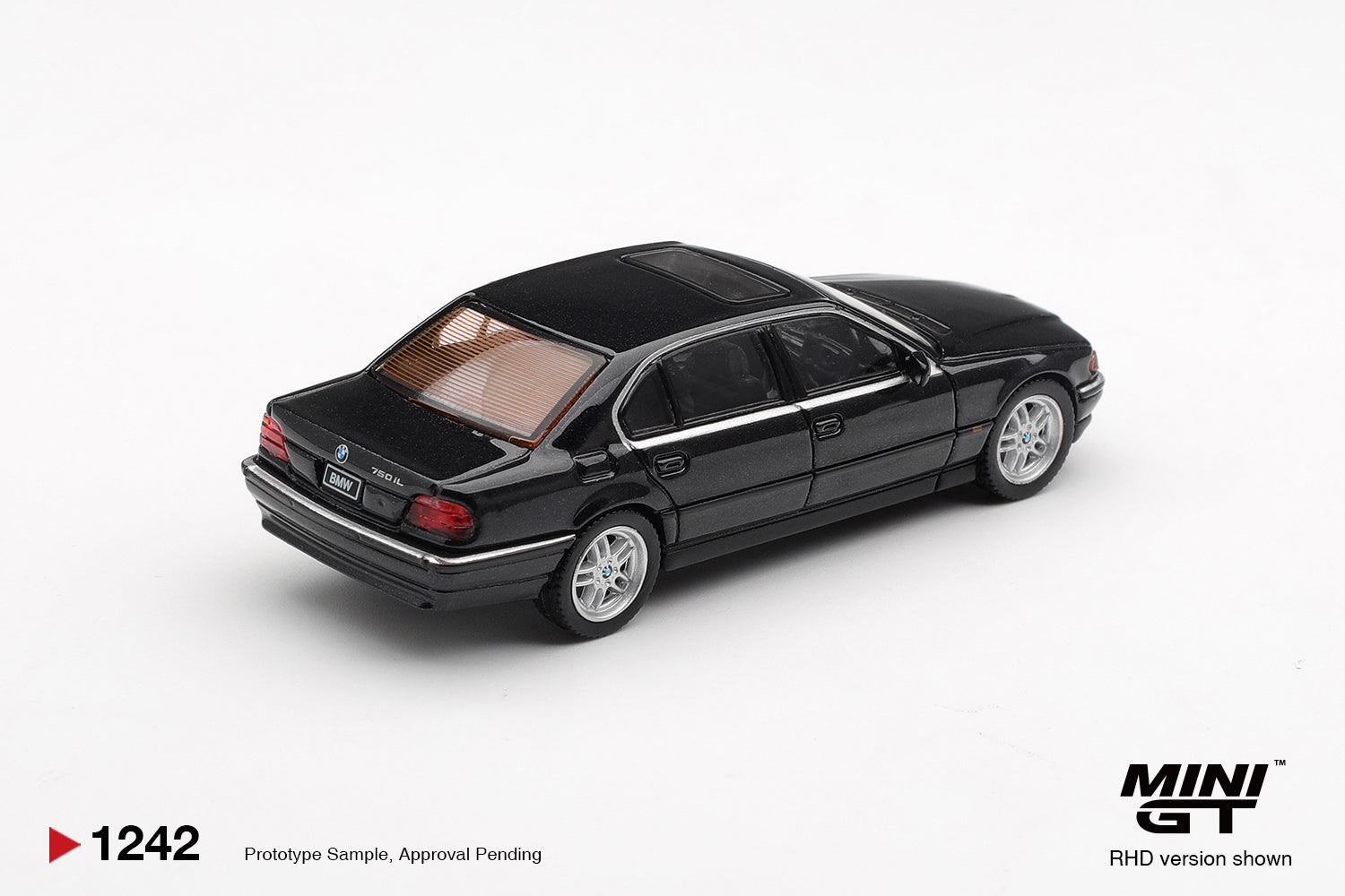[Pre Order, Box] MiniGT - BMW 750IL - Black Sapphire