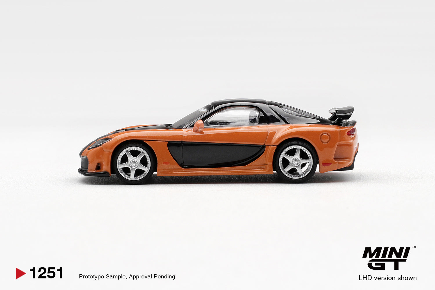[Pre Order] FnF x MiniGT - Mazda RX7 Veilside Fortune - Han Seouloh