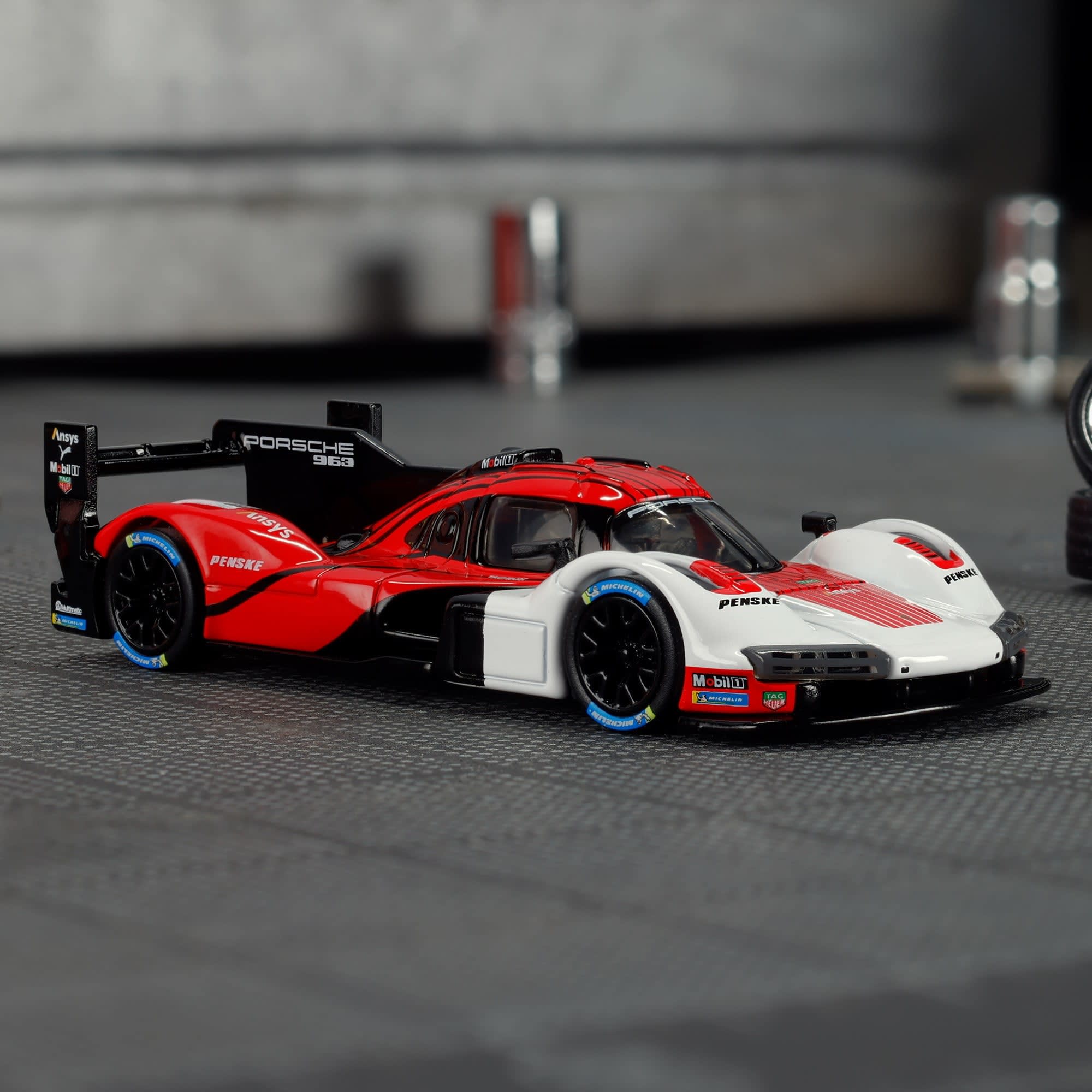 Hot Wheels - Elite 64 Porsche 963