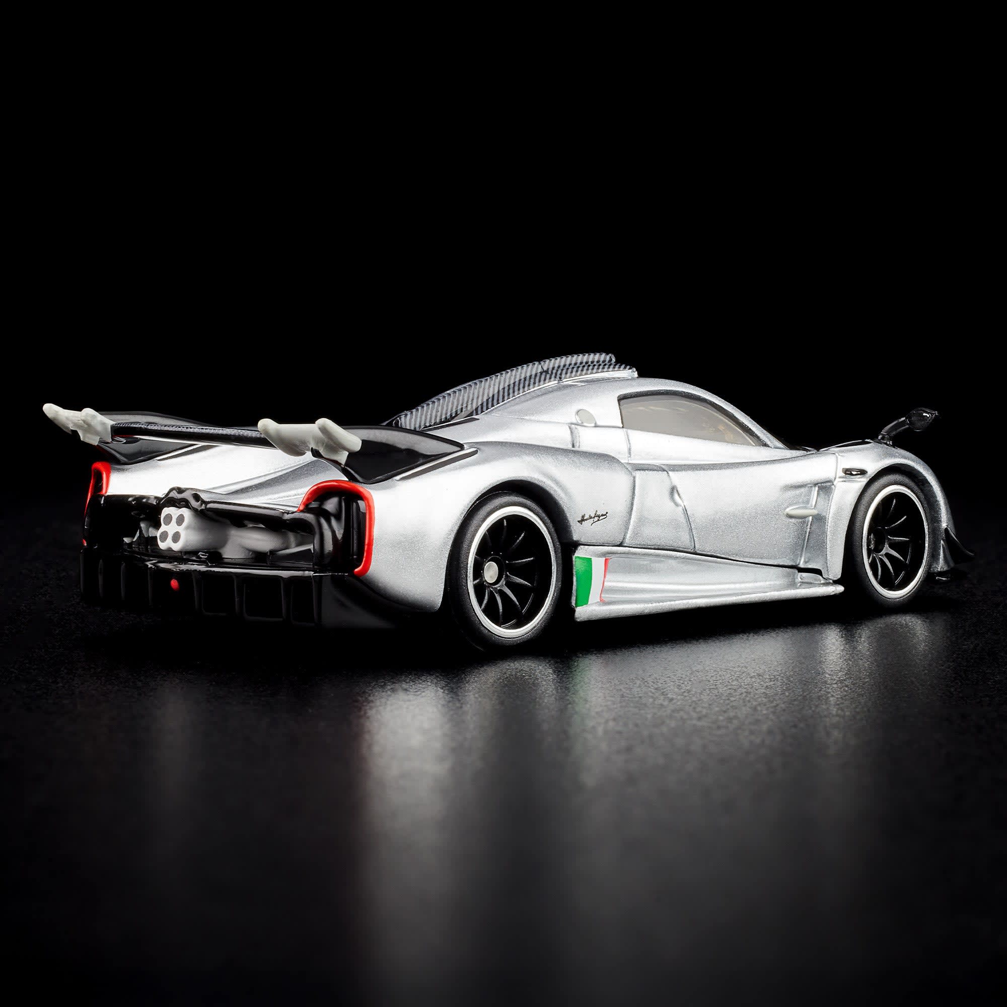 [Pre Order] Hot Wheels - RLC Exclusive ’21 Pagani Huayra R - May Shipping